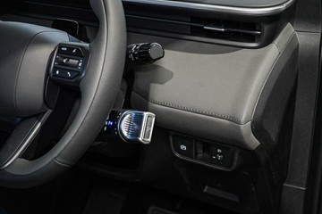 https://vehicle-cdn.autoleague.cloud/26416_620262911_22.jpg