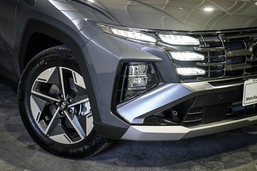 https://vehicle-cdn.autoleague.cloud/26416_620263132_2.jpg