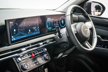 https://vehicle-cdn.autoleague.cloud/26416_620263132_23.jpg