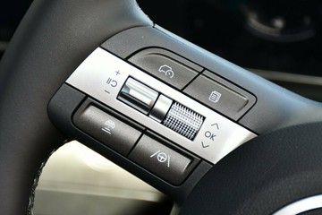 https://vehicle-cdn.autoleague.cloud/26416_620263298_12.jpg
