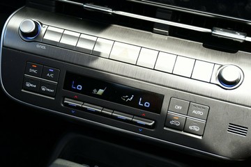 https://vehicle-cdn.autoleague.cloud/26416_620263298_13.jpg