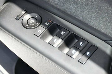 https://vehicle-cdn.autoleague.cloud/26416_620263298_15.jpg