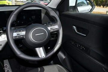 https://vehicle-cdn.autoleague.cloud/26416_620263298_6.jpg