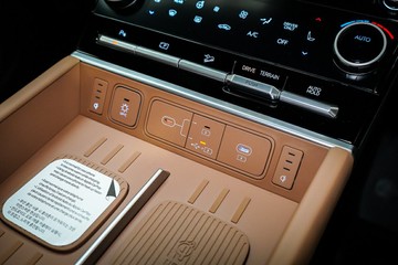 https://vehicle-cdn.autoleague.cloud/26416_620263340_32.jpg