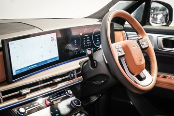 https://vehicle-cdn.autoleague.cloud/26416_620263340_35.jpg