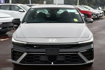 https://vehicle-cdn.autoleague.cloud/26416_620263357_13.jpg
