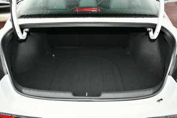 https://vehicle-cdn.autoleague.cloud/26416_620263357_15.jpg