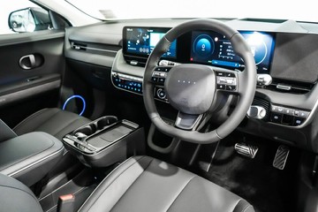 https://vehicle-cdn.autoleague.cloud/26416_620263371_11.jpg