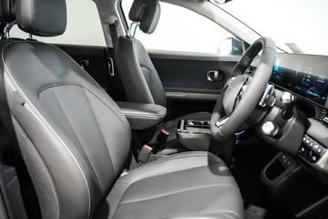 https://vehicle-cdn.autoleague.cloud/26416_620263371_18.jpg