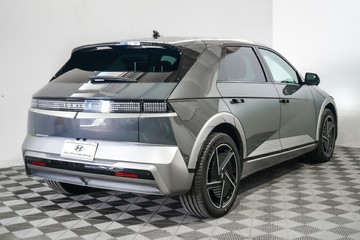 https://vehicle-cdn.autoleague.cloud/26416_620263371_7.jpg