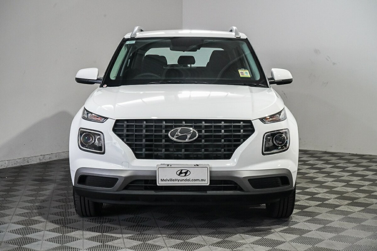 Hyundai Venue image 3