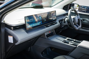 https://vehicle-cdn.autoleague.cloud/26416_620263660_21.jpg