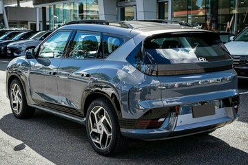 https://vehicle-cdn.autoleague.cloud/26416_620263660_6.jpg