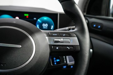 https://vehicle-cdn.autoleague.cloud/26416_620263697_15.jpg