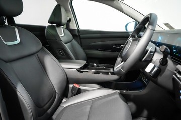 https://vehicle-cdn.autoleague.cloud/26416_620263697_18.jpg