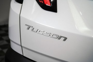 https://vehicle-cdn.autoleague.cloud/26416_620263697_9.jpg