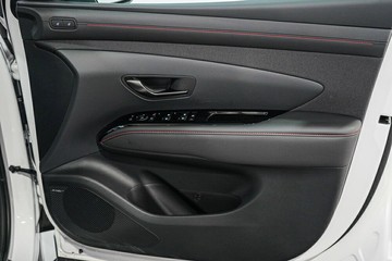 https://vehicle-cdn.autoleague.cloud/26416_620263743_20.jpg
