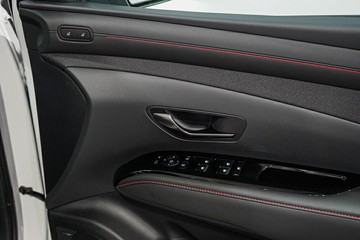 https://vehicle-cdn.autoleague.cloud/26416_620263743_21.jpg