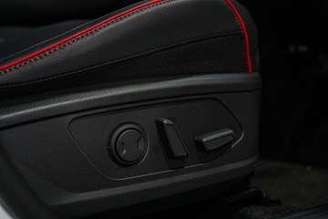 https://vehicle-cdn.autoleague.cloud/26416_620263743_24.jpg