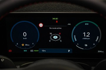 https://vehicle-cdn.autoleague.cloud/26416_620263743_25.jpg