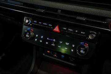 https://vehicle-cdn.autoleague.cloud/26416_620263743_27.jpg