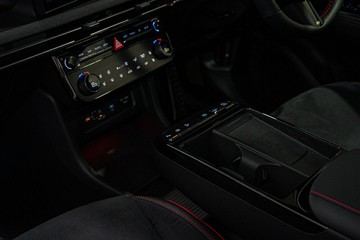 https://vehicle-cdn.autoleague.cloud/26416_620263743_31.jpg