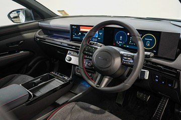 https://vehicle-cdn.autoleague.cloud/26416_620263744_14.jpg