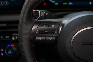 https://vehicle-cdn.autoleague.cloud/26416_620263744_15.jpg