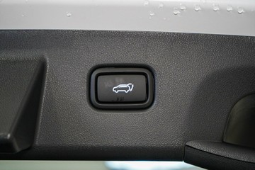 https://vehicle-cdn.autoleague.cloud/26416_620263744_20.jpg