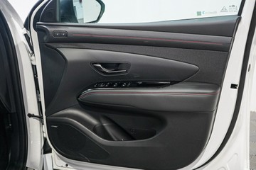https://vehicle-cdn.autoleague.cloud/26416_620263744_21.jpg