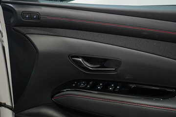 https://vehicle-cdn.autoleague.cloud/26416_620263744_23.jpg