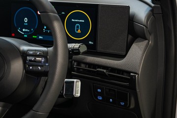 https://vehicle-cdn.autoleague.cloud/26416_620263744_24.jpg