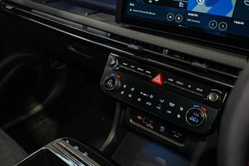 https://vehicle-cdn.autoleague.cloud/26416_620263744_26.jpg