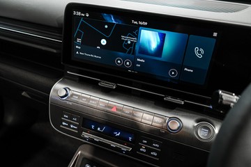 https://vehicle-cdn.autoleague.cloud/26416_620263814_24.jpg