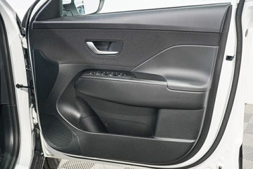 https://vehicle-cdn.autoleague.cloud/26416_620263824_17.jpg