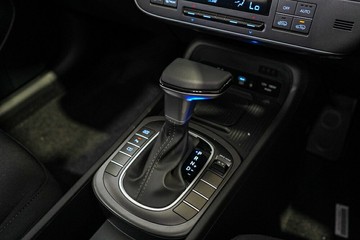 https://vehicle-cdn.autoleague.cloud/26416_620263824_23.jpg