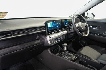 https://vehicle-cdn.autoleague.cloud/26416_620263824_25.jpg