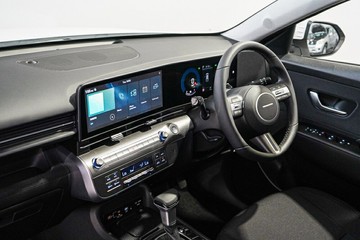 https://vehicle-cdn.autoleague.cloud/26416_620263824_26.jpg
