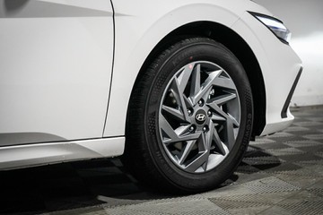 https://vehicle-cdn.autoleague.cloud/26416_620263854_11.jpg