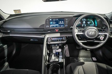 https://vehicle-cdn.autoleague.cloud/26416_620263854_13.jpg