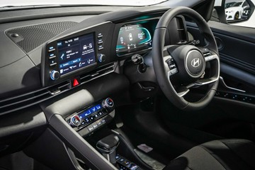 https://vehicle-cdn.autoleague.cloud/26416_620263854_28.jpg