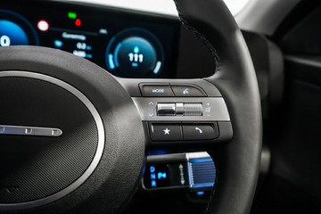 https://vehicle-cdn.autoleague.cloud/26416_620264016_15.jpg
