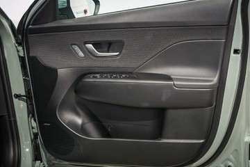 https://vehicle-cdn.autoleague.cloud/26416_620264065_21.jpg