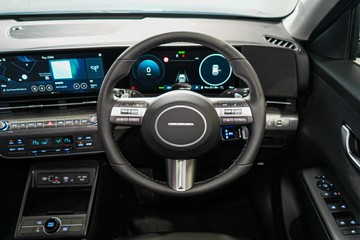 https://vehicle-cdn.autoleague.cloud/26416_620264104_20.jpg