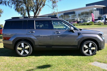 https://vehicle-cdn.autoleague.cloud/26416_620264198_16.jpg