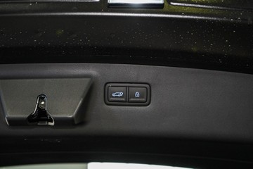 https://vehicle-cdn.autoleague.cloud/26416_620264203_11.jpg