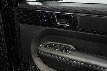 https://vehicle-cdn.autoleague.cloud/26416_620264203_23.jpg
