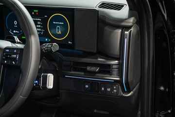 https://vehicle-cdn.autoleague.cloud/26416_620264203_25.jpg