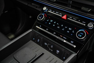 https://vehicle-cdn.autoleague.cloud/26416_620264203_28.jpg