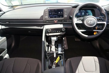 https://vehicle-cdn.autoleague.cloud/26416_620264225_4.jpg